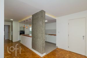 Image 4 - 874422