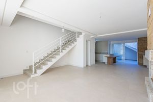Image 21 - 874428