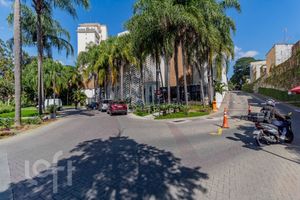Image 25 - 874437