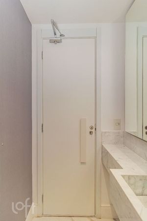 Image 14 - 874437