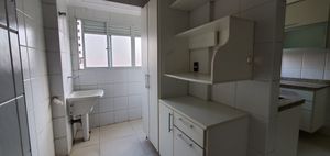 Image 19 - 874469