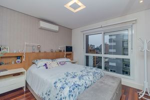 Image 19 - 874473