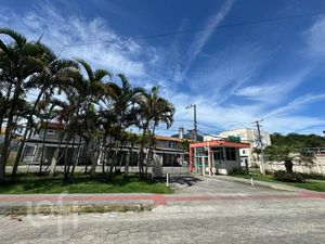 Image 4 - 874480