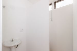 Image 12 - 874488