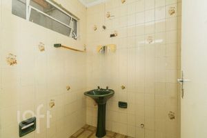 Image 11 - 874492