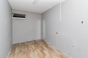 Image 17 - 874493