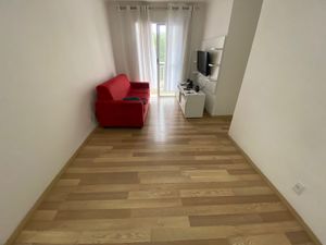 Image 3 - 874519