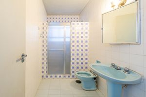 Image 19 - 874553