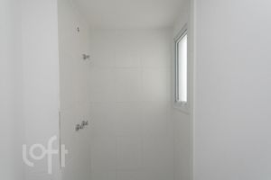 Image 21 - 874560