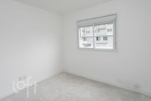 Image 24 - 874560