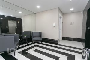 Image 37 - 874560