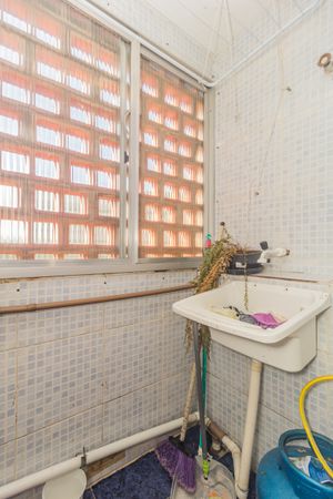 Image 31 - 874562