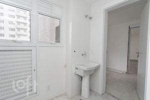 Image 35 - 874598