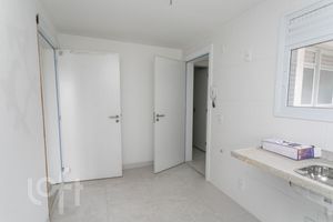 Image 11 - 874598