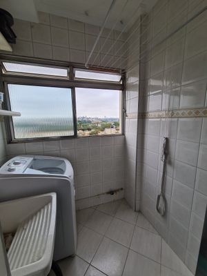 Image 9 - 874609