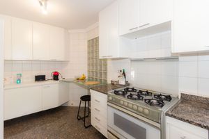 Image 32 - 874628