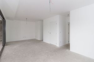 Image 10 - 874636