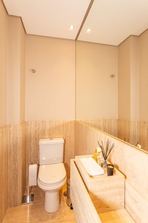 Image 33 - 874639