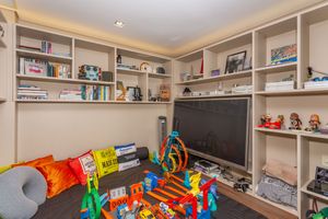 Image 38 - 874639