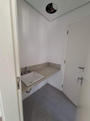Image 19 - 874660
