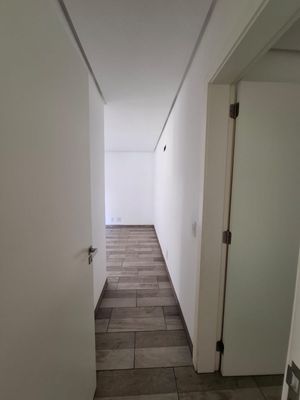 Image 21 - 874660