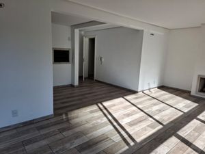 Image 3 - 874660