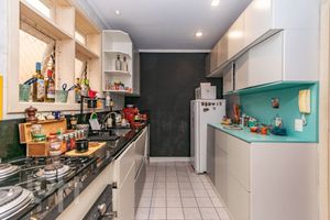 Image 9 - 874680