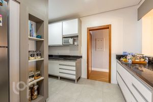Image 8 - 874691