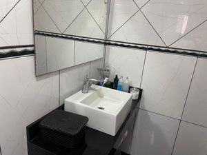 Image 11 - 874694