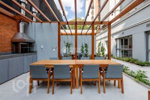 Image 17 - 874698