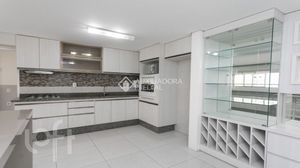 Image 11 - 874700