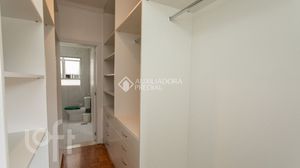 Image 37 - 874700