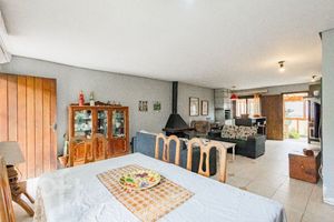 Image 17 - 874701