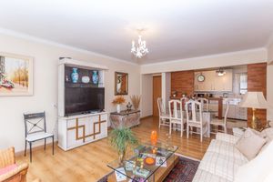 Image 4 - 874741