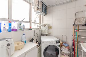 Image 32 - 874741