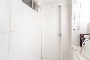 Image 31 - 874741