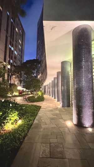 Image 17 - 874743