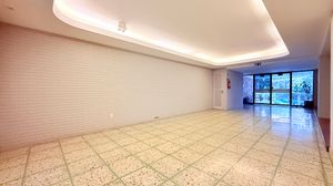 Image 1 - 874744
