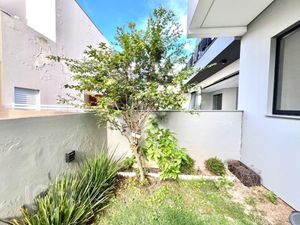 Image 13 - 874746