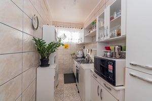 Image 15 - 874749