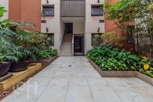 Image 33 - 874770