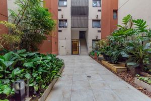 Image 32 - 874770
