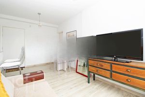 Image 1 - 874774