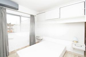 Image 9 - 874774