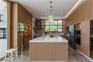Image 12 - 874791