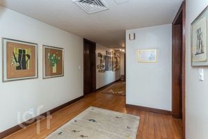 Image 40 - 874824