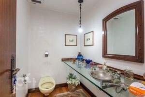 Image 10 - 874824