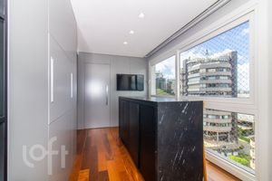 Image 21 - 874828