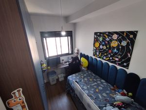 Image 21 - 874829
