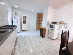 Image 4 - 874840